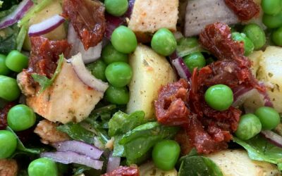 Kyckling- & potatissallad med PESTO och massor av grönt…